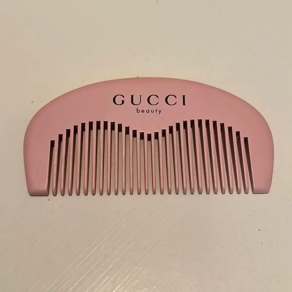 Gucci Beauty Mini Hair Comb Pastel Pink MinimalistāLuxury Travel Cosmetic Bag